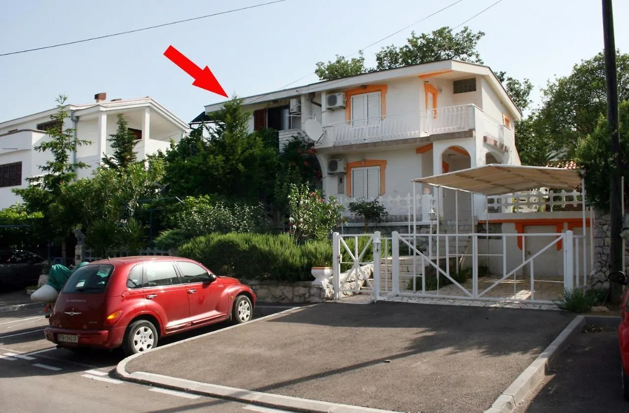Apartments By The Sea Novi Vinodolski - 5486