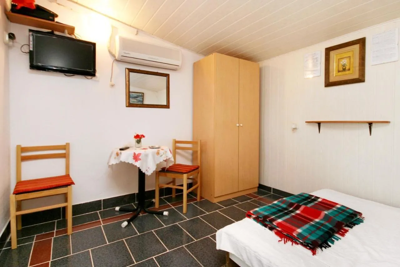 Apartments By The Sea Novi Vinodolski - 5486 كرواتيا