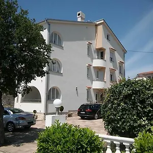 Gasthuis Garfild, Novi Vinodolski